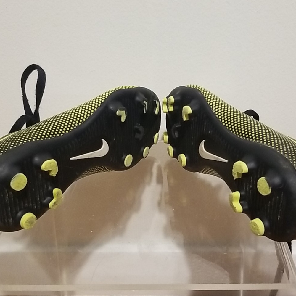 Nike cleats - Picture 5 of 5